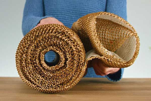 NatureWrap Polstermaterial Schritt 1 aufrollen