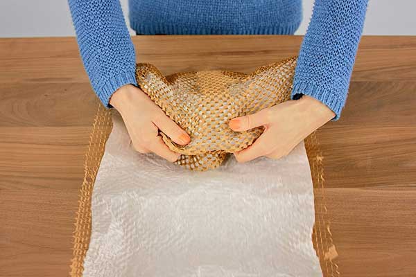 NatureWrap Polstermaterial Schritt 3 einwickeln